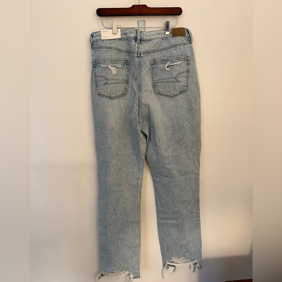 American Eagle Ripped Mom Jean - Blow Out Blue - 12 | XLong | NWT - Picture 4 of 6
